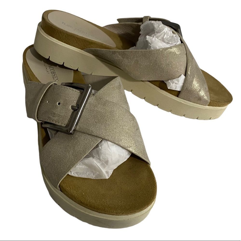 Isle Jacobsen Criss Cross Strap Sandal, Suede Camo Print straps-36